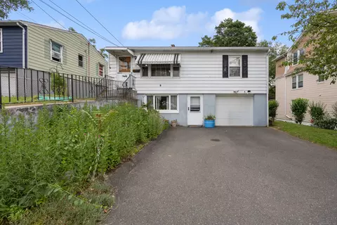 16 Shelley St, Waterbury, CT 06705