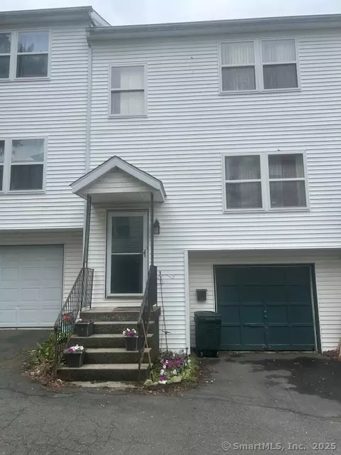 22 Virginia Ave #2B, Danbury, CT 06810