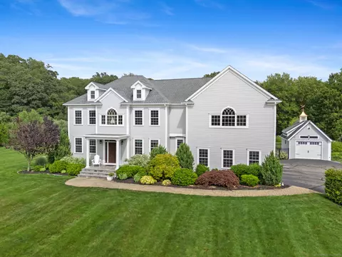 17 Rocco Dr, East Lyme, CT 06333