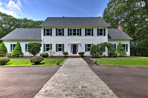 330 Webb Cir, Monroe, CT 06468