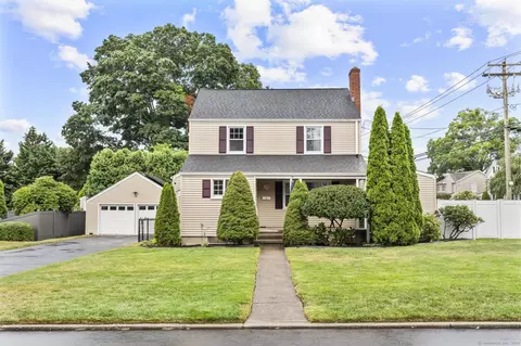 21 Montero Dr, Stratford, CT 06614
