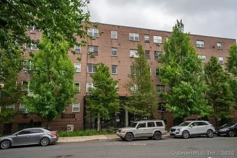40 Owen St #E12, Hartford, CT 06105