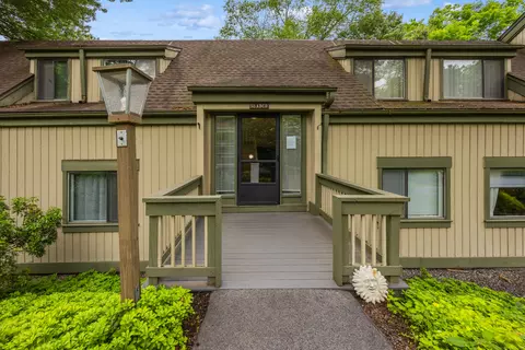 93 Heritage Vlg #D, Southbury, CT 06488