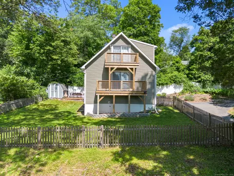 48 Hudson Dr, New Fairfield, CT 06812