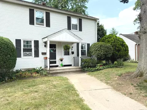 465 Sylvan Knoll Rd, Stamford, CT 06904