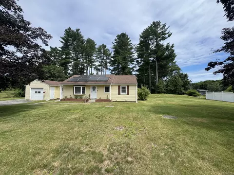 8 Jolley Rd, Plainfield, CT 06239