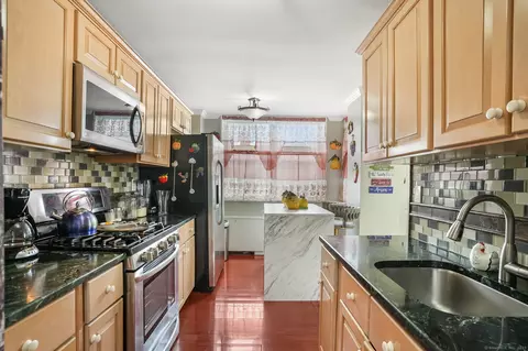 2370 North Ave #5E, Bridgeport, CT 06604