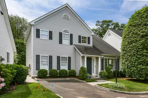 1 Shore Rd #14, Stamford, CT 06902