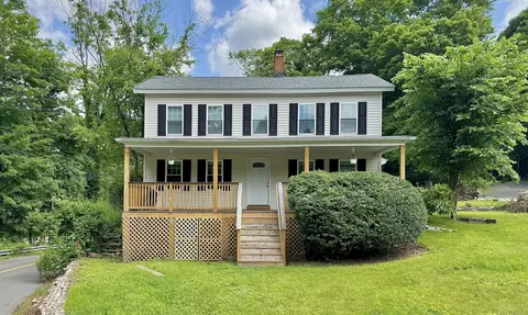 297 Loughlin Rd, Oxford, CT 06478