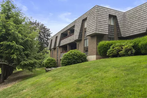 64 Oxbow Dr #C6, Glastonbury, CT 06033