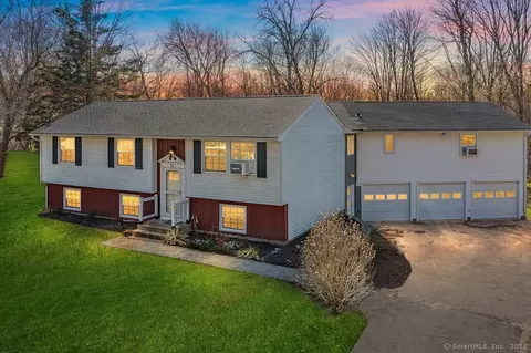 31 Bob White Way, Moosup, CT 06354