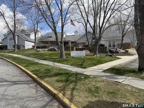 87 Leafwood Ln #233, Groton, CT 06340