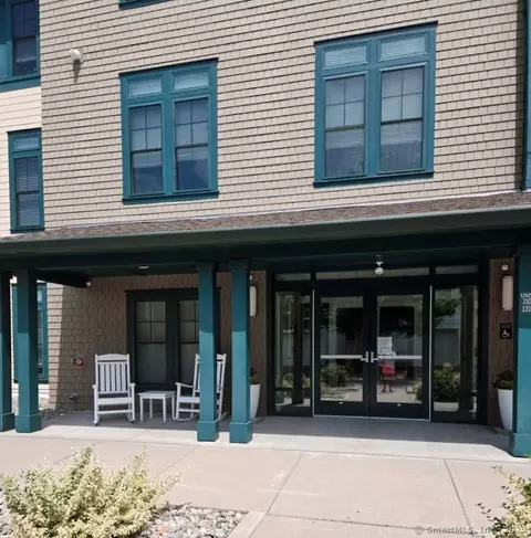 38 Hope St #1101, East Lyme, CT 06357
