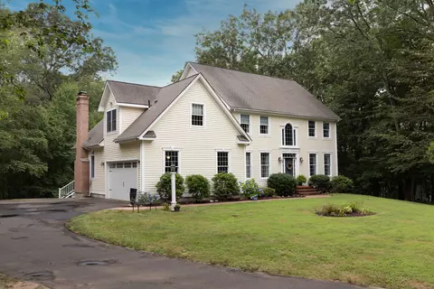 35 Essex Hills Dr, Essex, CT 06426