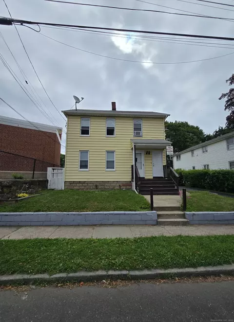 528 Soundview Ave, Stratford, CT 06615