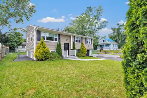 283 Tuthill St, West Haven, CT 06516