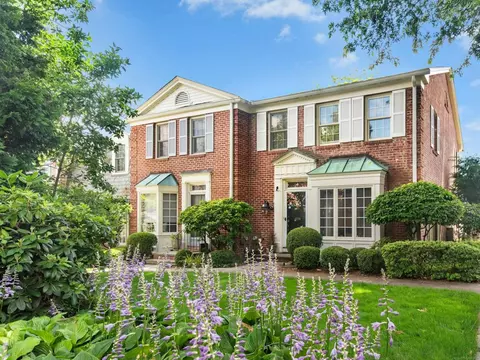 312 Elm St #9, New Canaan, CT 06840