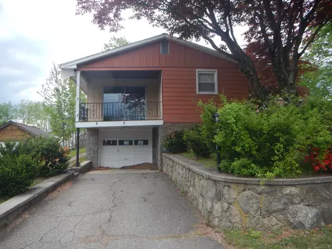 7 Hampton Rd, New Fairfield, CT 06812