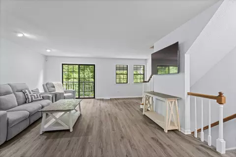 34 Village View Ter #34, Meriden, CT 06451