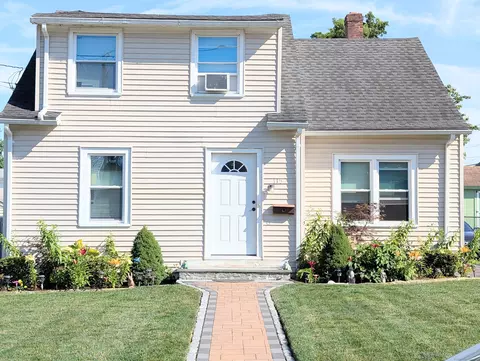 715 Burnsford Ave, Bridgeport, CT 06606