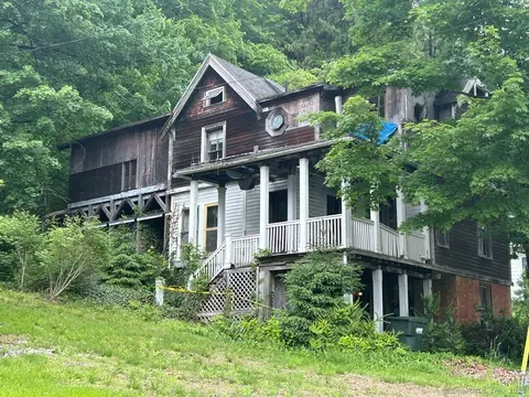 109 Clay St, Thomaston, CT 06787