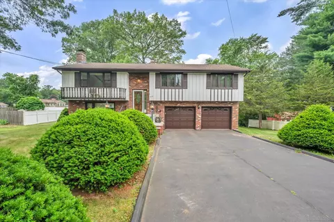 973 Oak St, East Hartford, CT 06118