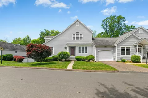 376 Woodridge #376, Shelton, CT 06484