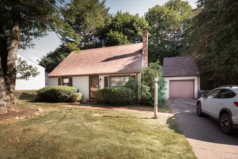 282 Curtiss St, Southington, CT 06489
