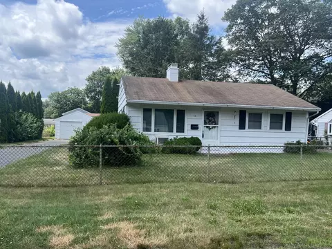 12 Canterbury Ln, Plainville, CT 06062