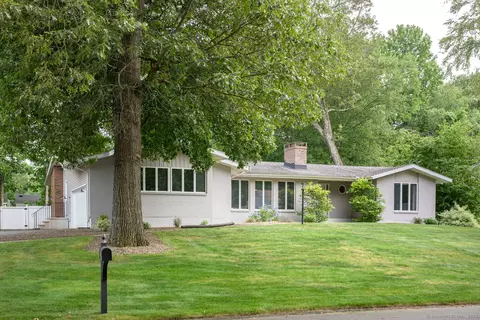 66 Del Prado Dr, Bristol, CT 06010