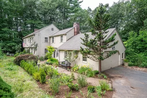 241 Duncaster Rd, Bloomfield, CT 06002
