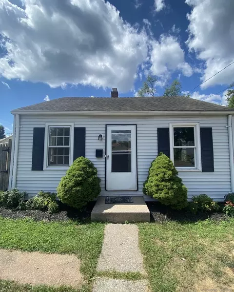 7 Suffolk Dr, East Hartford, CT 06118