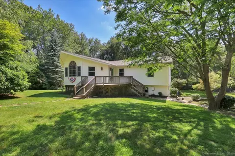 9 Madrina Ln, Madison, CT 06443