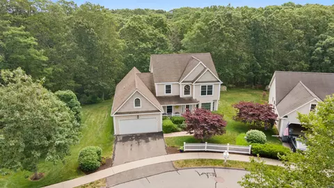 2 Spinnaker Dr #2, Niantic, CT 06357