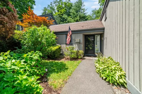 132 Heritage Vlg #B, Southbury, CT 06488