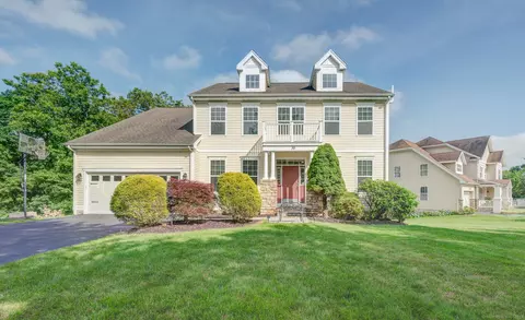 39 Independence Cir #39, Middlebury, CT 06762