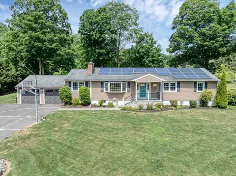 360 Lincoln Rd, Orange, CT 06477