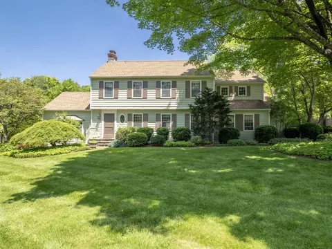 51 Powderhorn Dr, Ridgefield, CT 06877