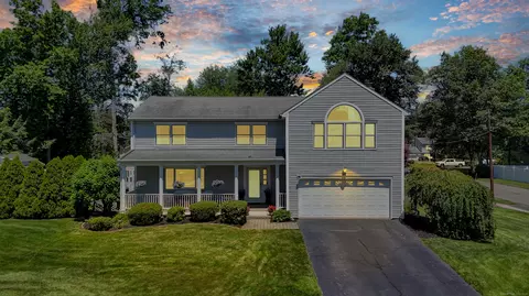 288 Pine Ln, Wethersfield, CT 06109