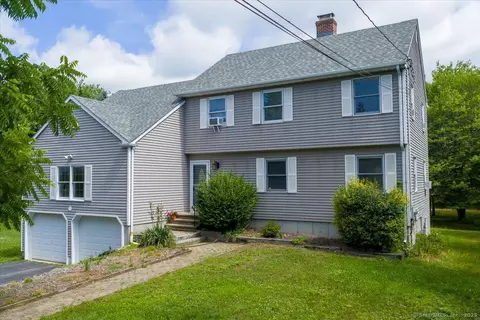 215 Upper Pattagansett Rd, East Lyme, CT 06333