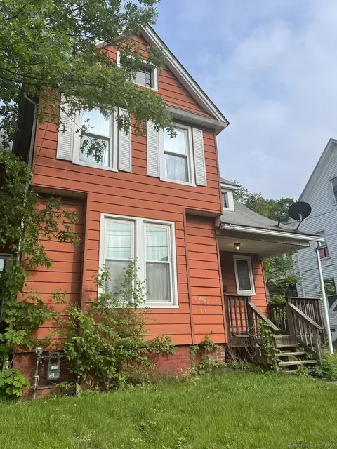 44 4th St, Meriden, CT 06451
