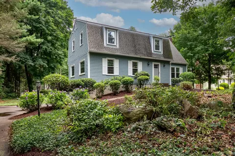 30 Streamview Cir, Guilford, CT 06437