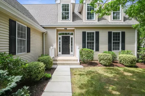18 Kenington Rd #18, Avon, CT 06001