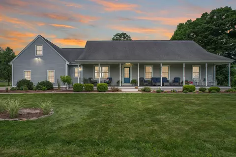 40 Briggs Rd, Lebanon, CT 06249