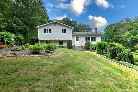 35 Wilson Dr, Oxford, CT 06478