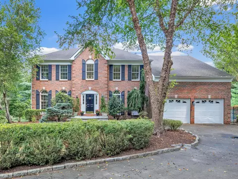 159 Blue Bell Ln, Fairfield, CT 06824