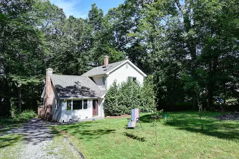 467 Jerome Ave, Burlington, CT 06013