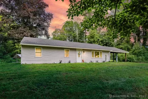 38 Cedar Ln, New Hartford, CT 06057