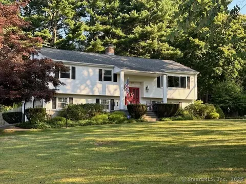 301 Nepas Rd, Fairfield, CT 06825