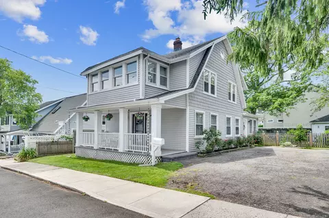 12 Scott St, West Haven, CT 06516